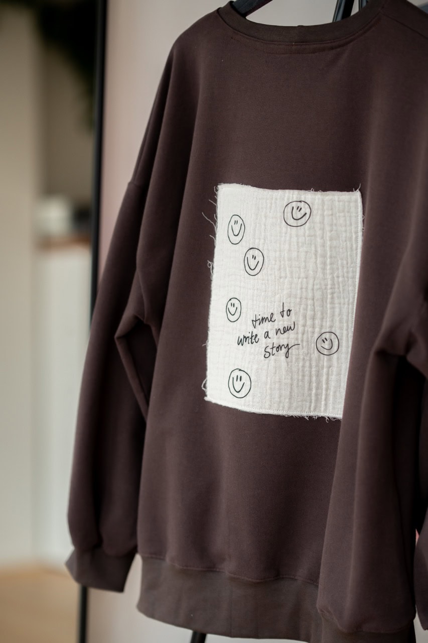 Sweater „time to write a new story“